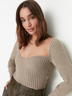 Long Sleeves Sweetheart Neck Crop Top In Beige