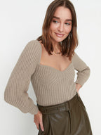 Long Sleeves Sweetheart Neck Crop Top In Beige