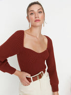 Long Sleeves Sweetheart Neck Crop Top In Red