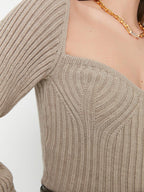 Long Sleeves Sweetheart Neck Crop Top In Beige