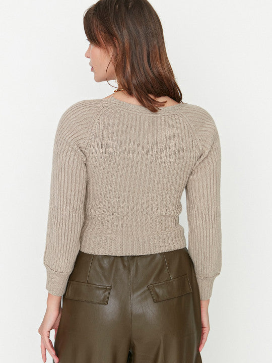 Long Sleeves Sweetheart Neck Crop Top In Beige